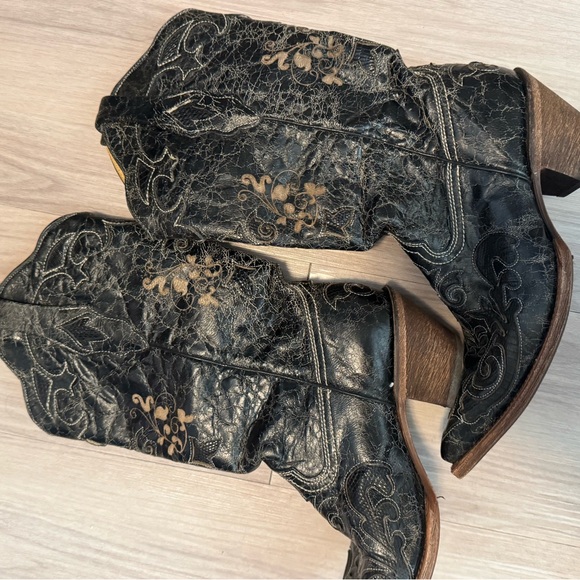 Corral Vintage Black and Brown Western Cowboy Boots - Picture 2 of 5